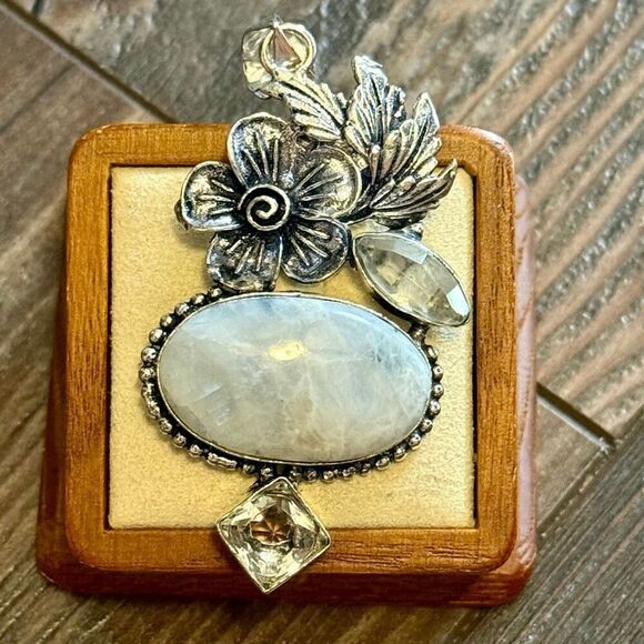 No Brand Jewelry - Stunning Sterling Silver Filigree Moonstone White Topaz Pendant Floral Necklace